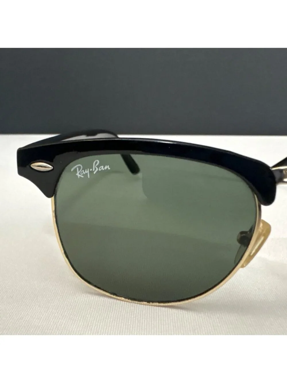Ray-Ban Clubmaster Sunglasses Black Frame Gold Trim Green Lenses with Brown Case - Picture 6 of 16
